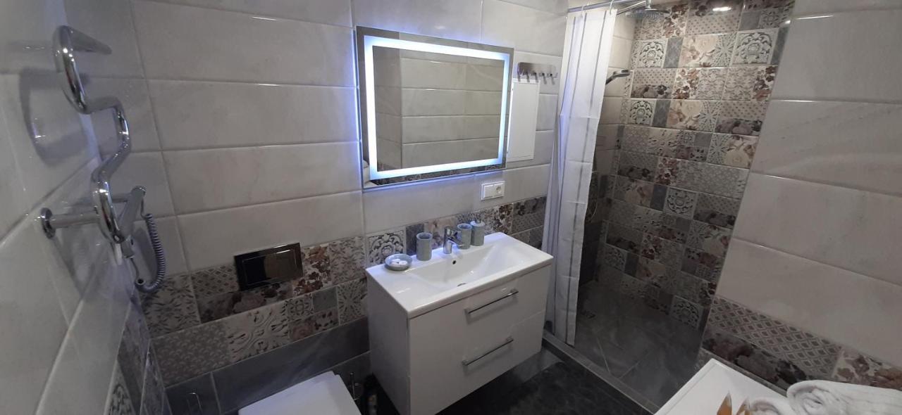 Familia Apartments Vilnius Ngoại thất bức ảnh